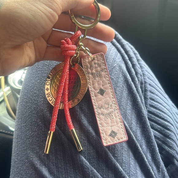 MCM light pink keychain - Picture 2 of 3